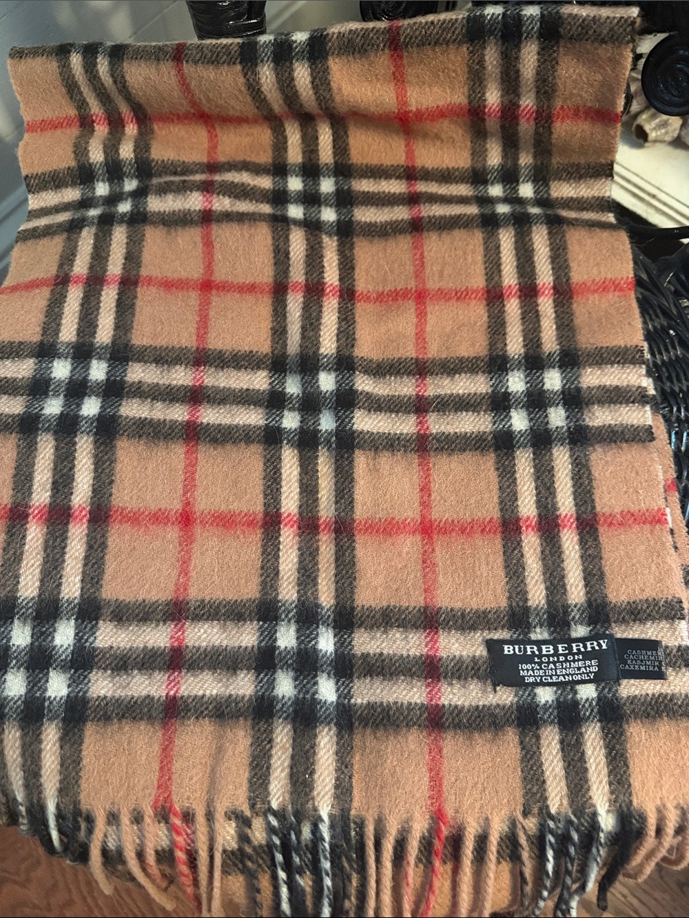 VINTAGE CASHMERE BURBERRY SCARF - Picture 2 of 5